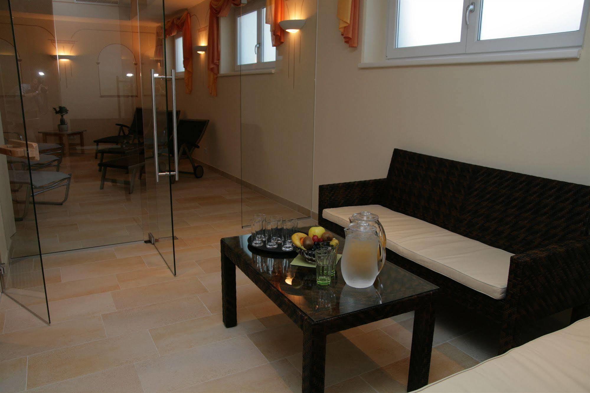 Hotel Roemerhof Tulln An Der Donau Bagian luar foto