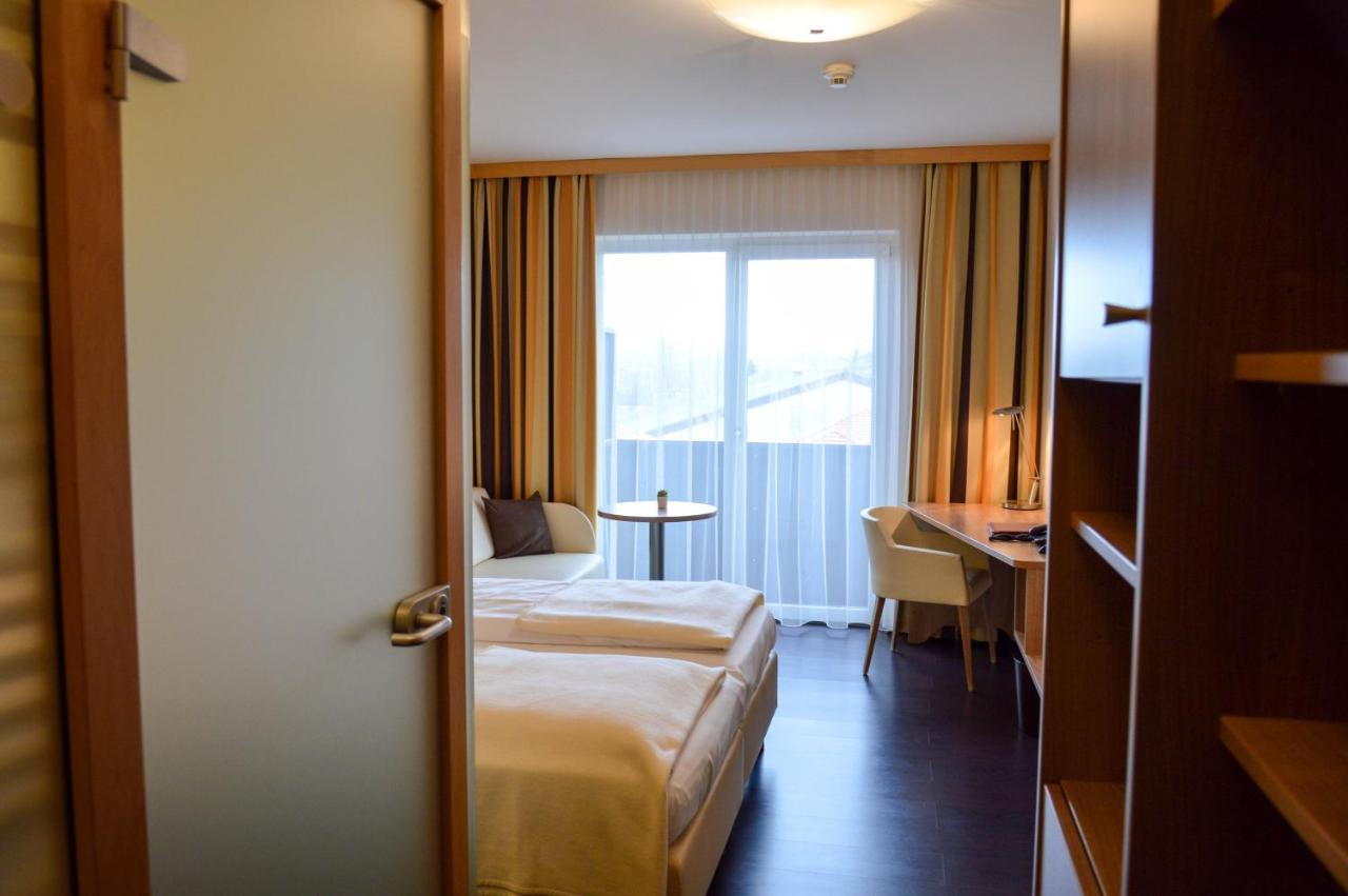 Hotel Roemerhof Tulln An Der Donau Bagian luar foto
